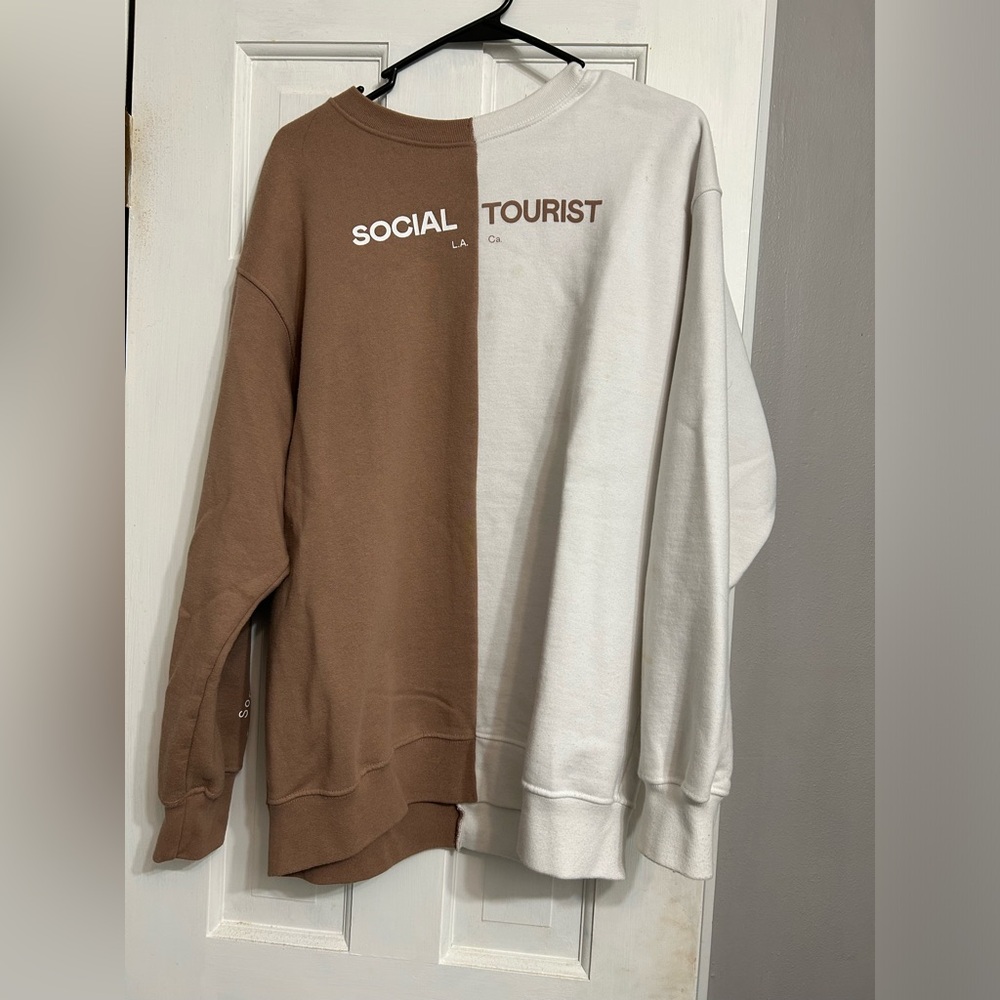 Social Tourist Crewneck
